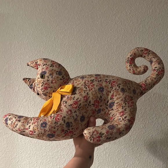 SOLD- Vintage Fabric Cat Floral - Picture 2 of 5